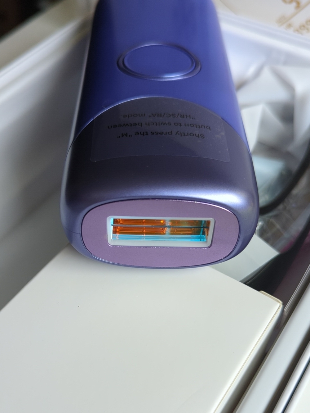 IPL Handheld Hair Removal Device - Picture 2 of 5